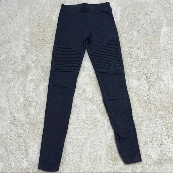 Bundle of 2 Pairs of XS Ribbed Leggings - Picture 6 of 7